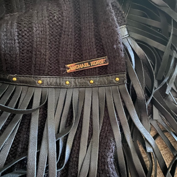 Michael Kors Scarf - Picture 3 of 5